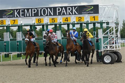 kempton race course|Kempton Racecourse .
